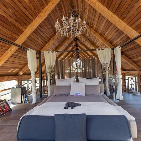 Inspiring Farm Sanctuary And Famous Painting Pig Hotel Franschhoek Esterno foto