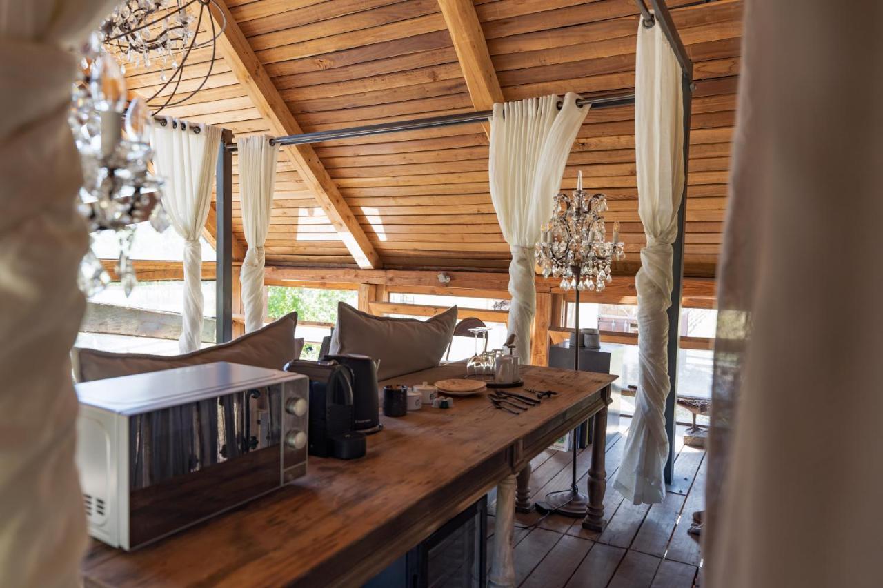 Inspiring Farm Sanctuary And Famous Painting Pig Hotel Franschhoek Esterno foto