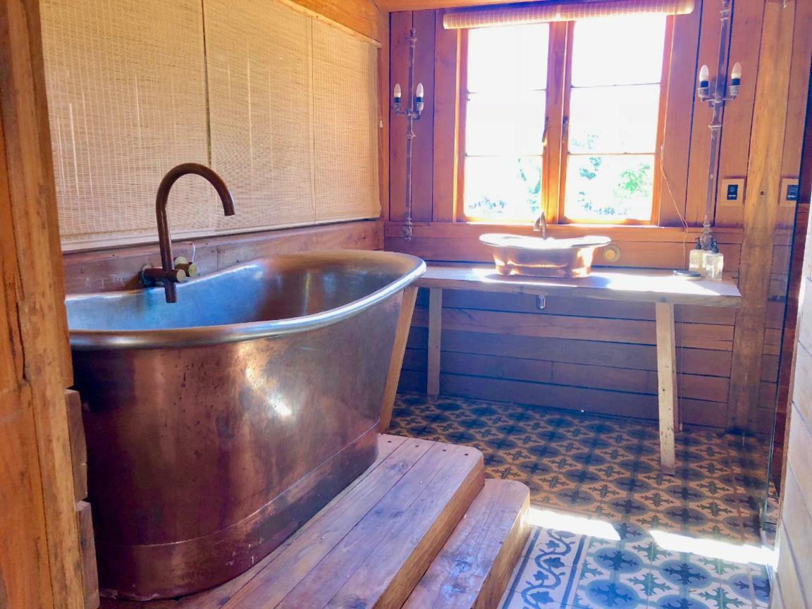 Inspiring Farm Sanctuary And Famous Painting Pig Hotel Franschhoek Esterno foto